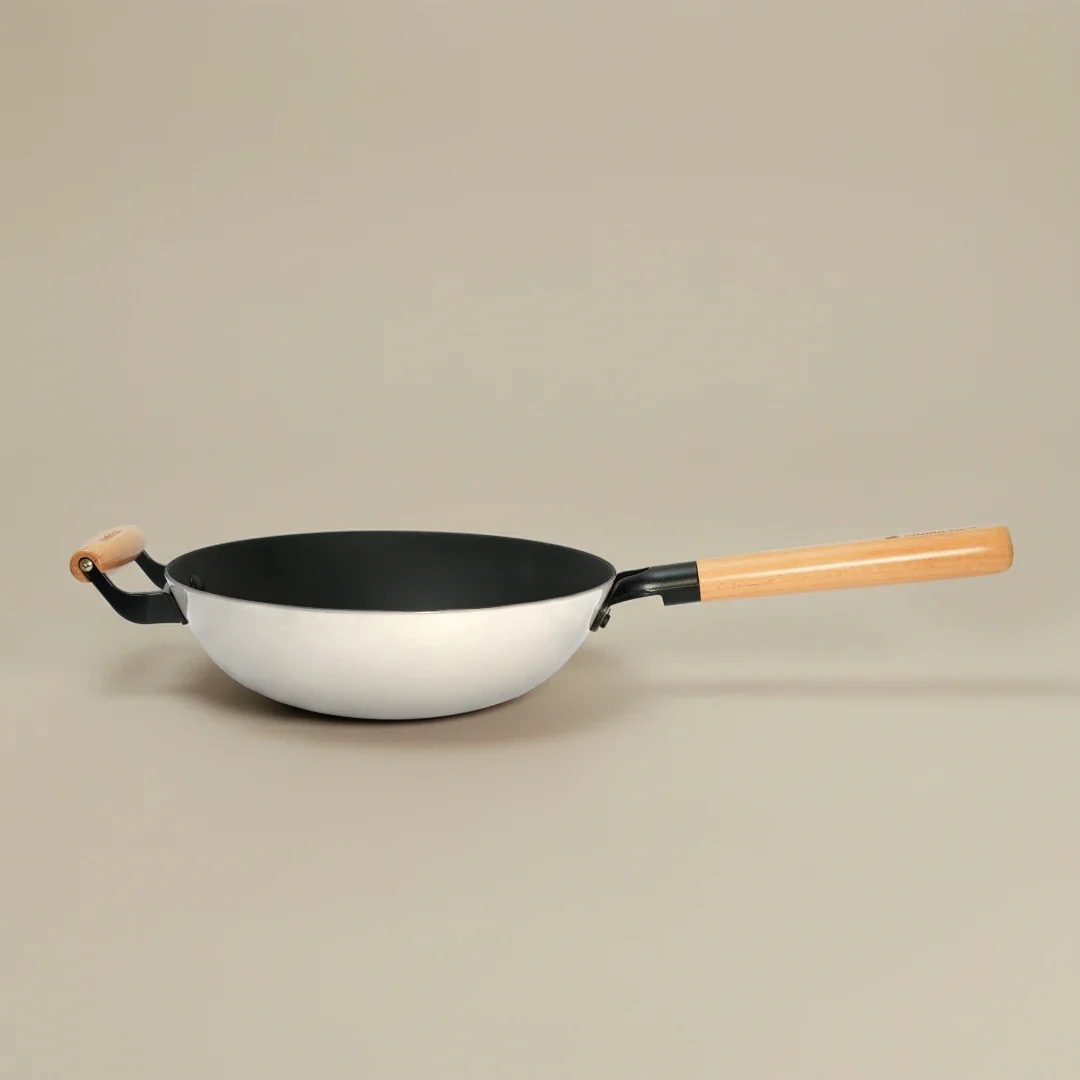 No. 10 Cast Iron Wok LITE (26cm) - Image 12