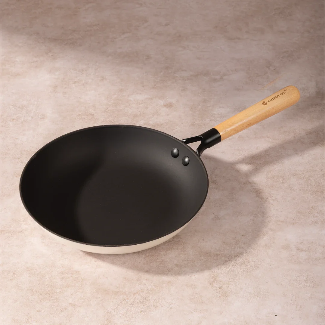 No. 10 Enamel Cast Iron Pan LITE (26cm) - Image 12