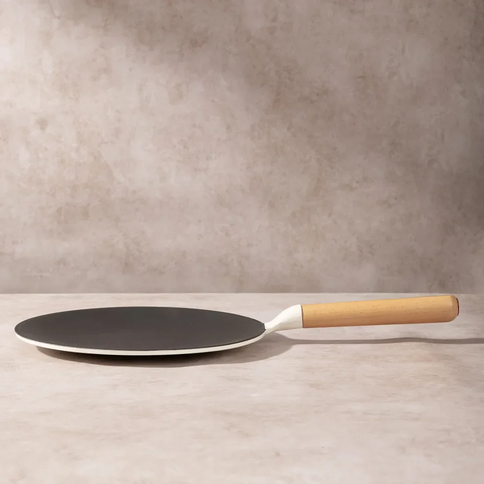 No. 10 Enamel Cast Iron Roti Tawa (26cm) - Image 13