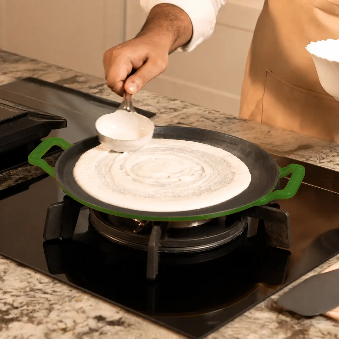 No. 12 Enamel Cast Iron Dosa Tawa (30cm) - Image 5