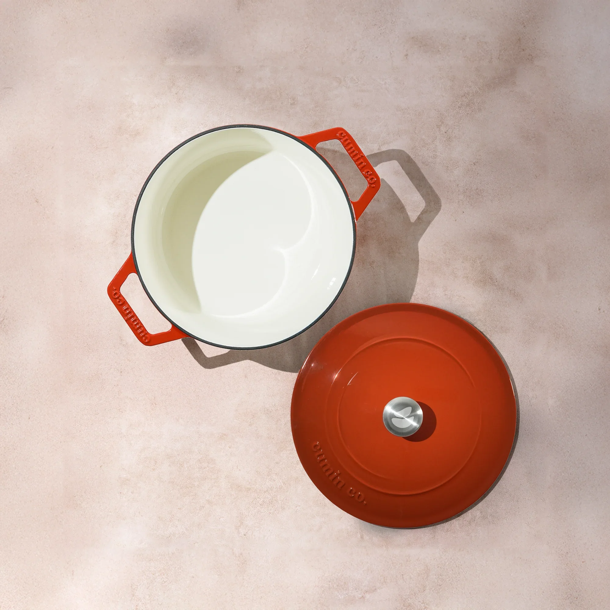 No. 8 Enamel Cast Iron Dutch Oven (2.5L) - Image 6