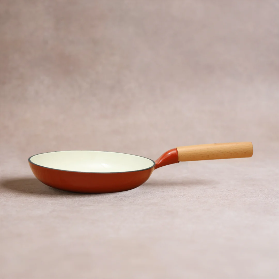 No. 8 Enamel Cast Iron Pan (20cm) - Image 4
