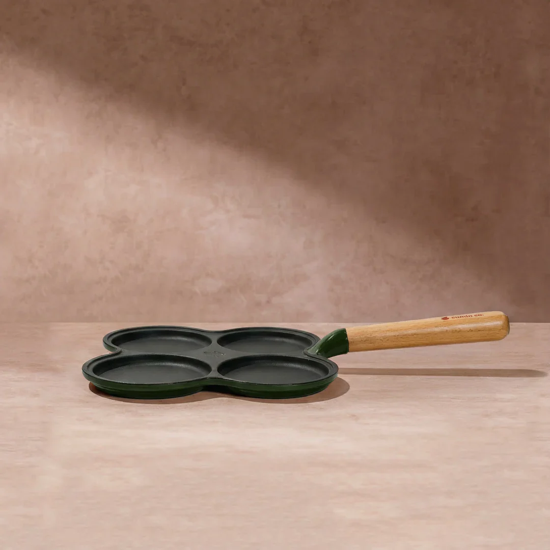 No. 8 Enamel Cast Iron Pancake Pan - Image 3